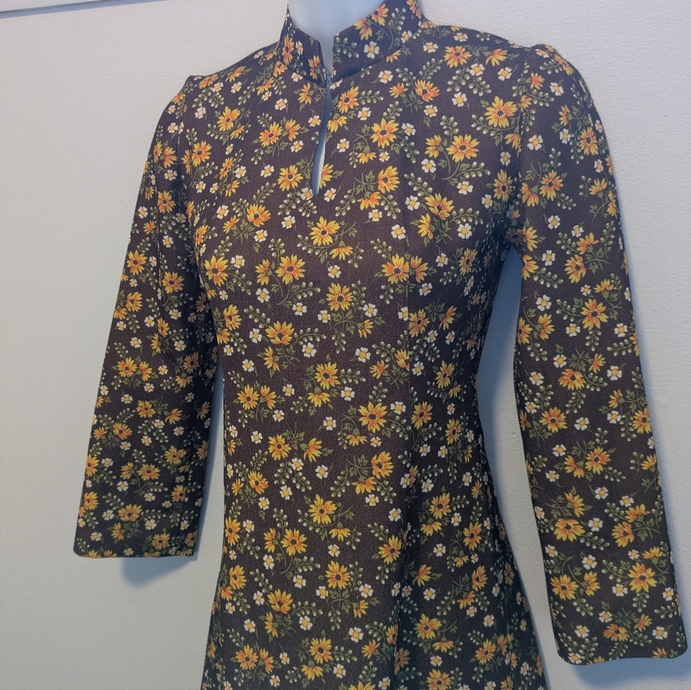 Vintage, handmade, 60s Floral Long Sleeve Dress
